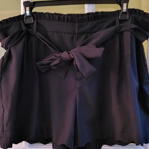 Brand New Elle Scalloped Belted Short